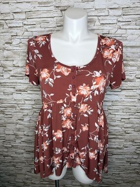 Torrid high low top size 1